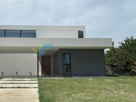 San Sebastian  Area 8 300