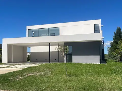 San Sebastian  Area 8 300