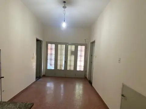 Depto Tipo Casa en Venta en Bernal, USD 40.000