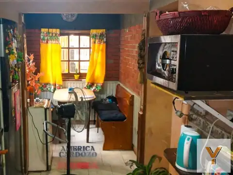 Casa 4 ambientes con 2 baños