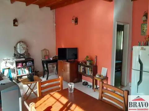 Casa 2 ambientes con 1 baño