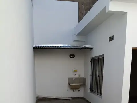 Depto Tipo Casa 2 ambientes con 1 baño