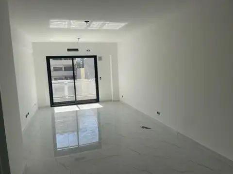 ESPECTACULAR MONOAMBIENTE EN ABASTO (BALVANERA). PARRILLA. SUM. PATIO