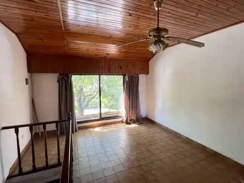 Casa 5 ambientes con 3 baños