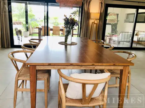 Casa 6 ambientes con 4 baños