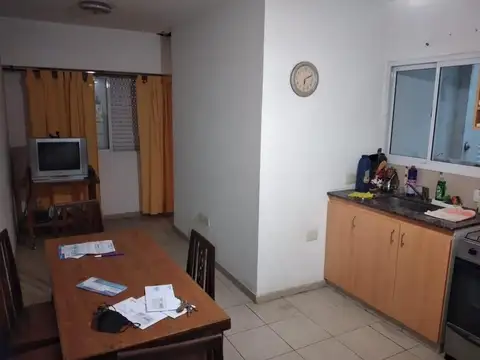 P.H, DEPARTAMENTO CON PATIO EN BANFIELD.