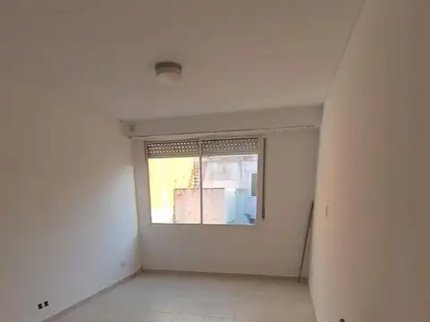 Venta - PH 2 Ambientes con Patio - Parque Avellaneda