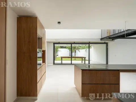 Casa triplex en venta en Béccar