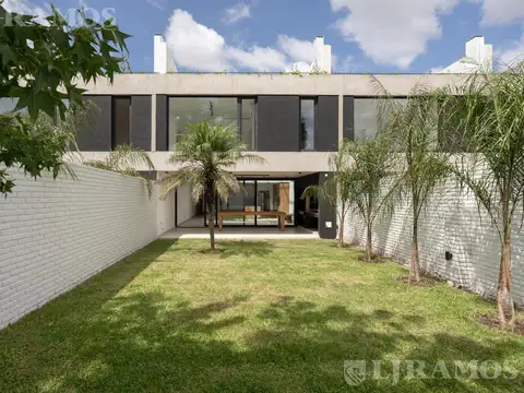 Casa triplex en venta en Béccar