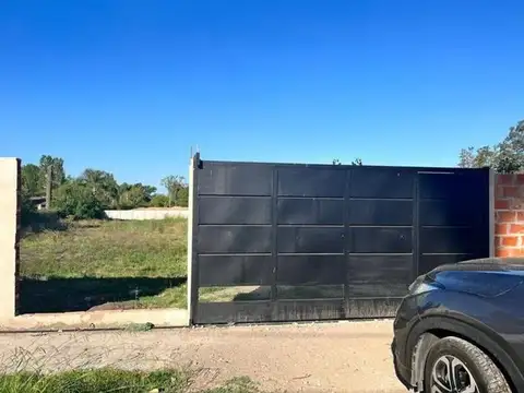 VENTA DE LOTE EN BARRIO CON PORTÓN, TORTUGUITAS