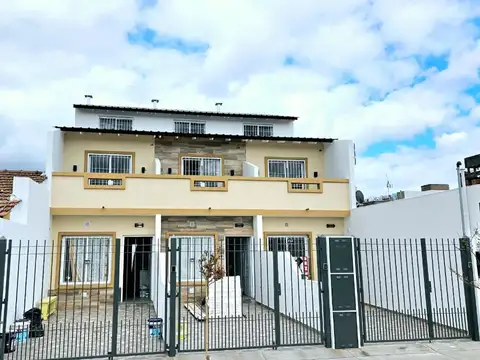 VENTA TRIPLEX 4 AMBIENTES A ESTRENAR SAN JUSTO