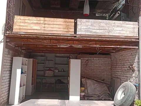 Casa 10 ambientes con 3 baños