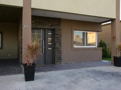 Casa en Venta en Los Troncos, USD 340.000