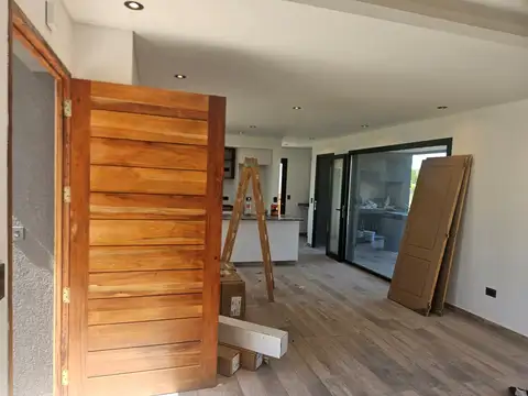 Casa 5 ambientes con 3 baños