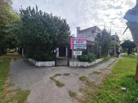 Imperdible Propiedad En Excelente Zona De Jose Marmol 