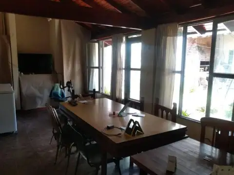 Casa 5 ambientes con 2 baños