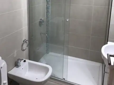 Alquiler departamento 2 dormitorios mas comodin. 9 de Julio 792 piso 8. Frente con balcon