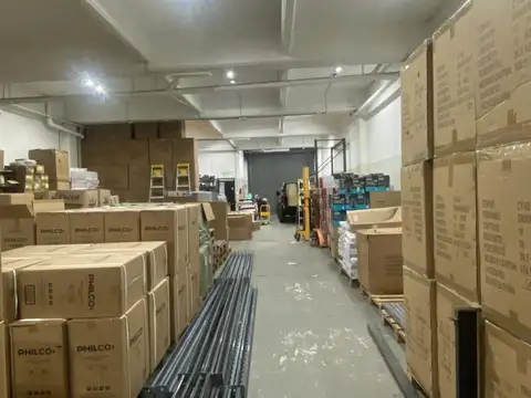 Depósito en Alquiler con Oficinas en Chacarita