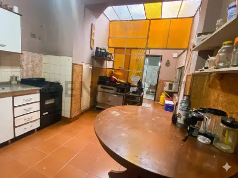 Casa 6 ambientes con 1 baño