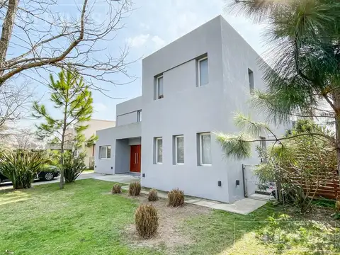 Espectacular casa en alquiler temporal sobre lote a la laguna en San Matías área 5