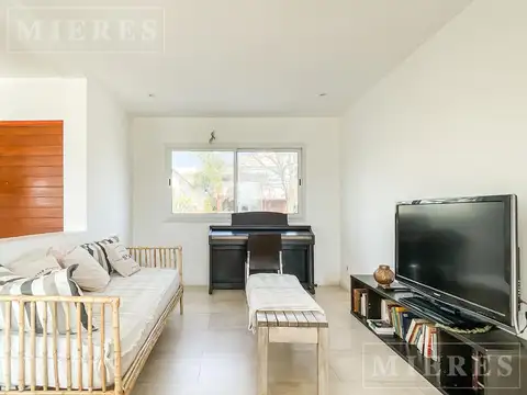 Espectacular casa en alquiler temporal  sobre lote a la laguna en San Matías área 5