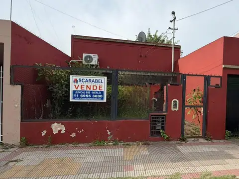 CASA 3 AMBIENTES A RECICLAR MERLO CENTRO