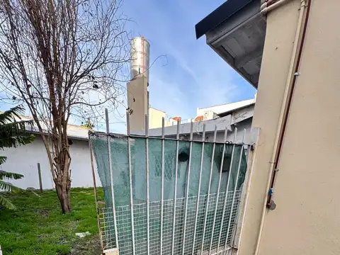 Casa en Alquiler con 3 cocheras