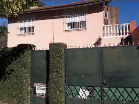 CASA EN 2 PLANTAS EN VENTA DE 3 AMBIENTES EN DEL VISO