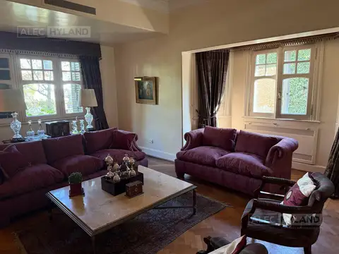 Casa 6 ambientes con 5 baños