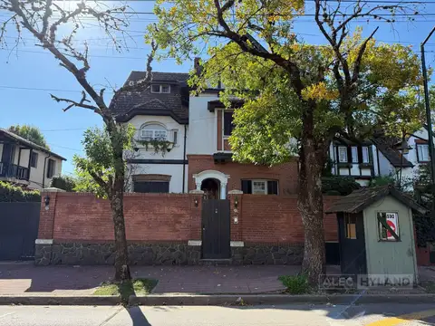 Casa estilo inglés en venta en San Isidro, cerca Catedral, Libert./Lasalle