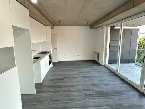 Ceretti 2600, Piso 4