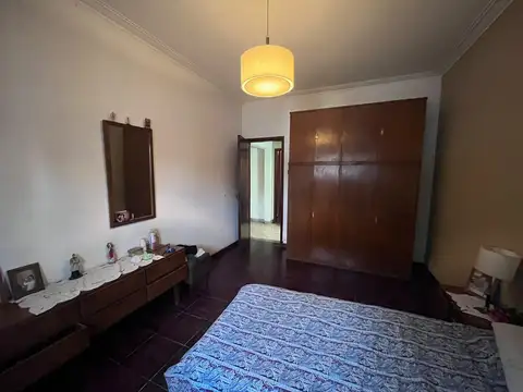 Casa 6 ambientes con 1 baño