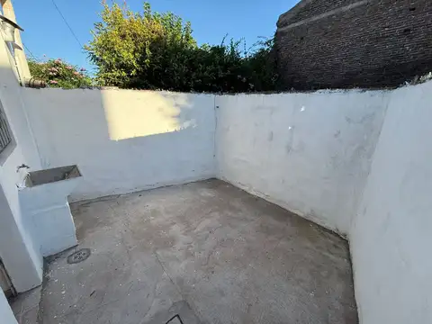 Depto Tipo Casa en Alquiler con 1 cocheras