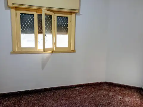 CASA CON GARAGE