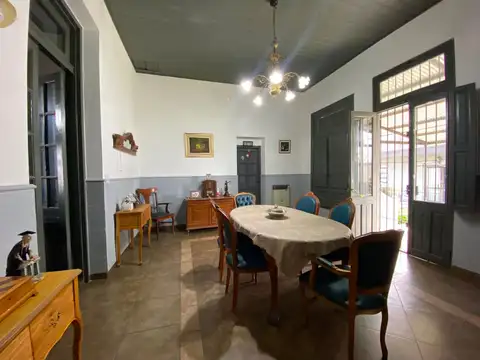 Casa 5 ambientes con 1 baño