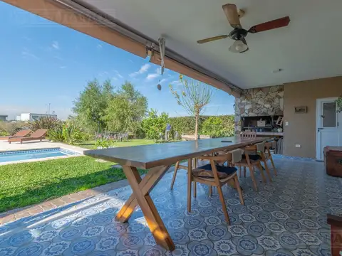 Casa 4 ambientes con 4 baños