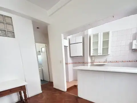 PH 2 ambientes.  2° piso x escalera. Expensas muy bajas