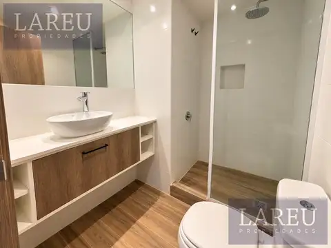 Departamento en Alquiler con 1 cochera
