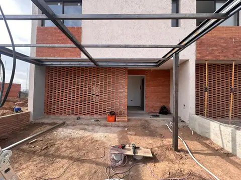 OPORTUNIDAD EN PAMPAS DE MANANTIALES