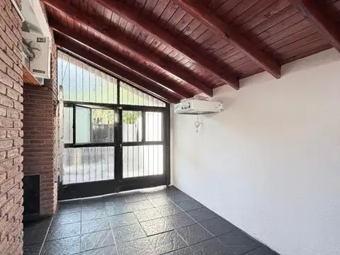 Depto Tipo Casa en Venta con 1 cocheras