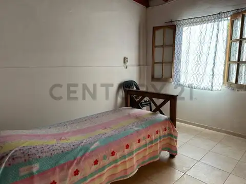 Casa 5 ambientes con 1 baño