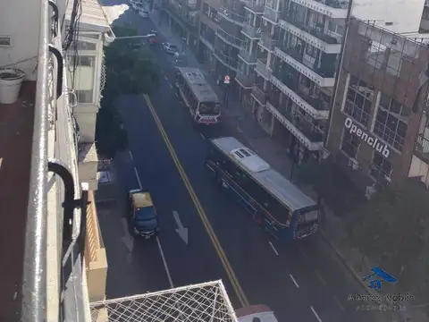 En  zona Cañitas con vista super abierto y mucha luz