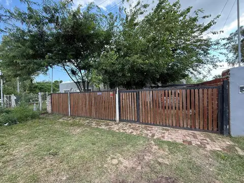 Casa 3 Ambientes En Venta - Francisco Alvarez, Moreno