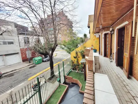 Casa 6 ambientes con 3 baños