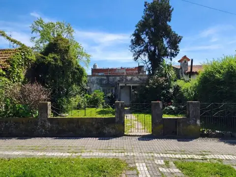Casa a Reciclar en Llavallol