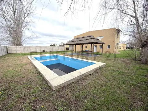 Quinta con dos viviendas y dos piscinas | Ideal para inversión o uso familiar. VENADO TUERTO
