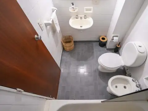 Esmeralda 900, Piso 1