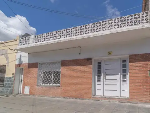 Casa 4 amb. con patio, quincho y terraza – Lanús O