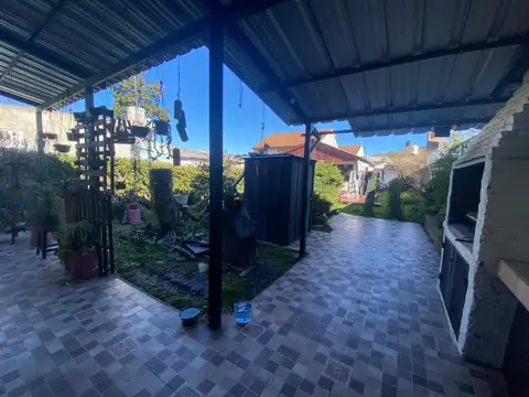 CASA EN VENTA EN MORENO Excelente ubicacion