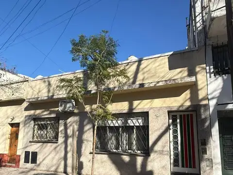 CASA  2 UNIDADES EN LOTE PROPIO FONDO LIBRE
